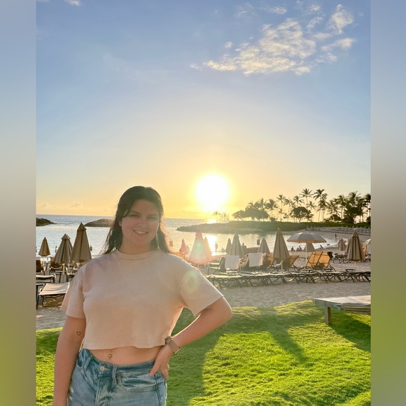 Meet your posher,Julianne💗 - Picture 4 of 4